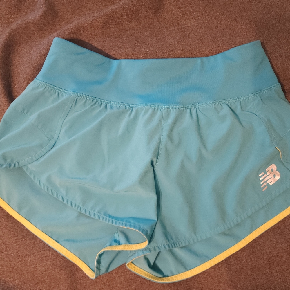 New Balance Eunning Shorts